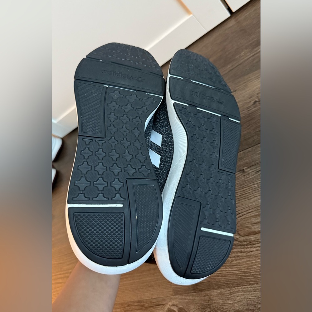 Adidas Men’s Sneakers Size 9 New No Box - Picture 5 of 6